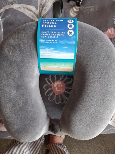 Memory foam travel pillow - foam,