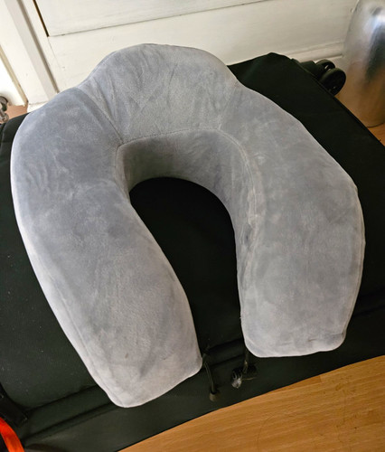 Grey cushion shaped travel - grey, u-shaped